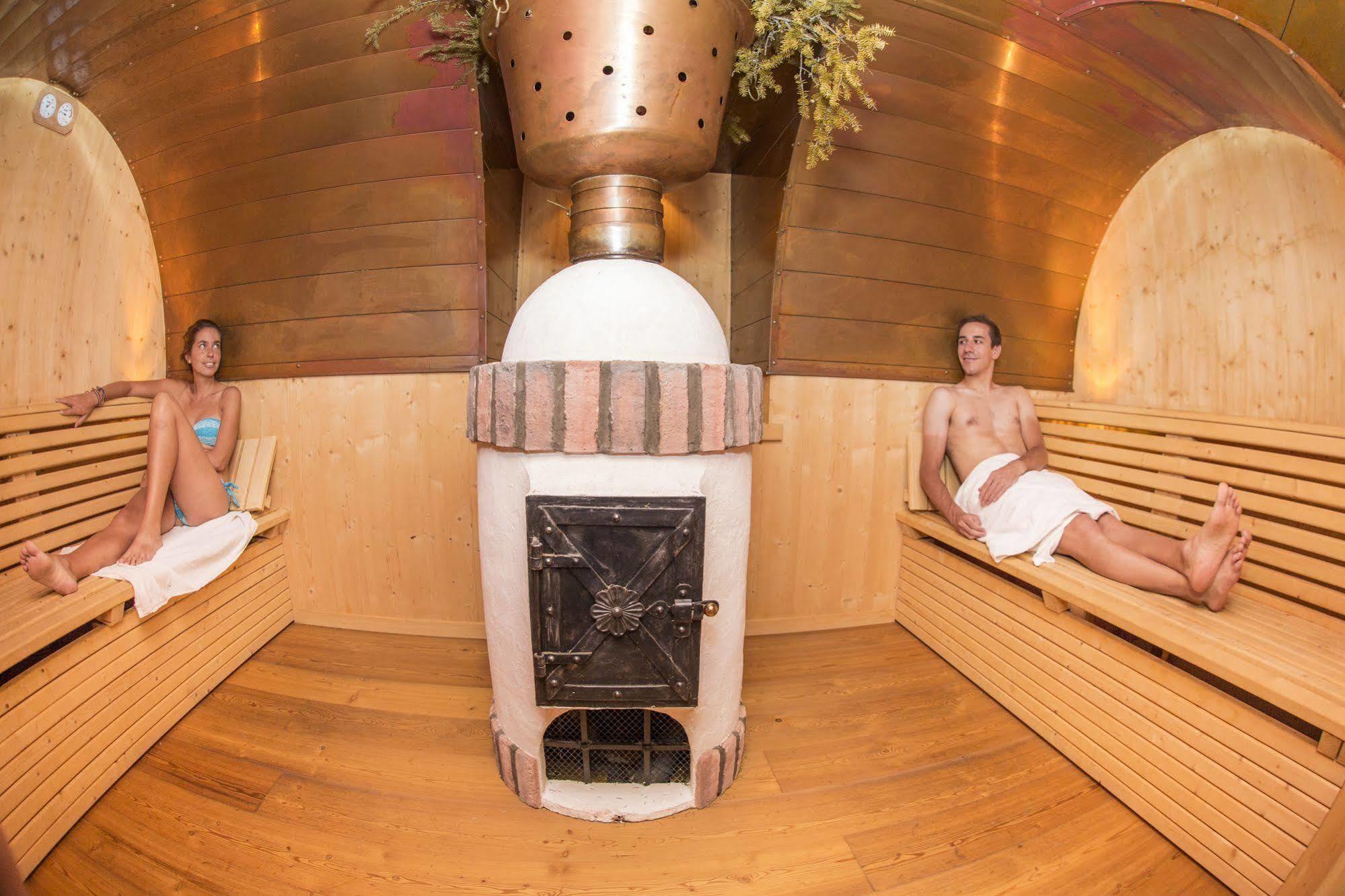 Hotel Pedranzini ซานตา กาเตรีนา วัลฟูร์วา ภายนอก รูปภาพ