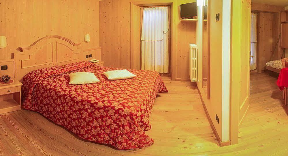Hotel Pedranzini ซานตา กาเตรีนา วัลฟูร์วา ภายนอก รูปภาพ